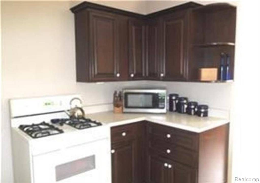 Farmington, MI 48336,22749 Maple Avenue