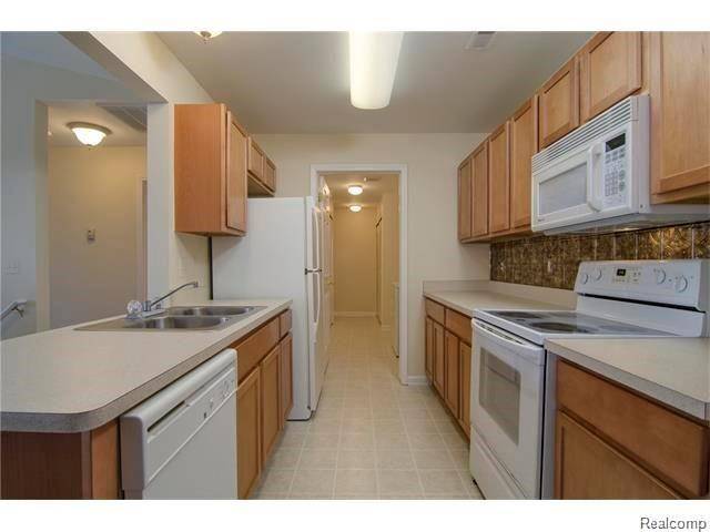 Livonia, MI 48150,11694 FARMINGTON Road