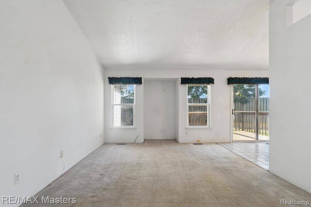 Woodhaven, MI 48183,22571 Silver Creek Drive