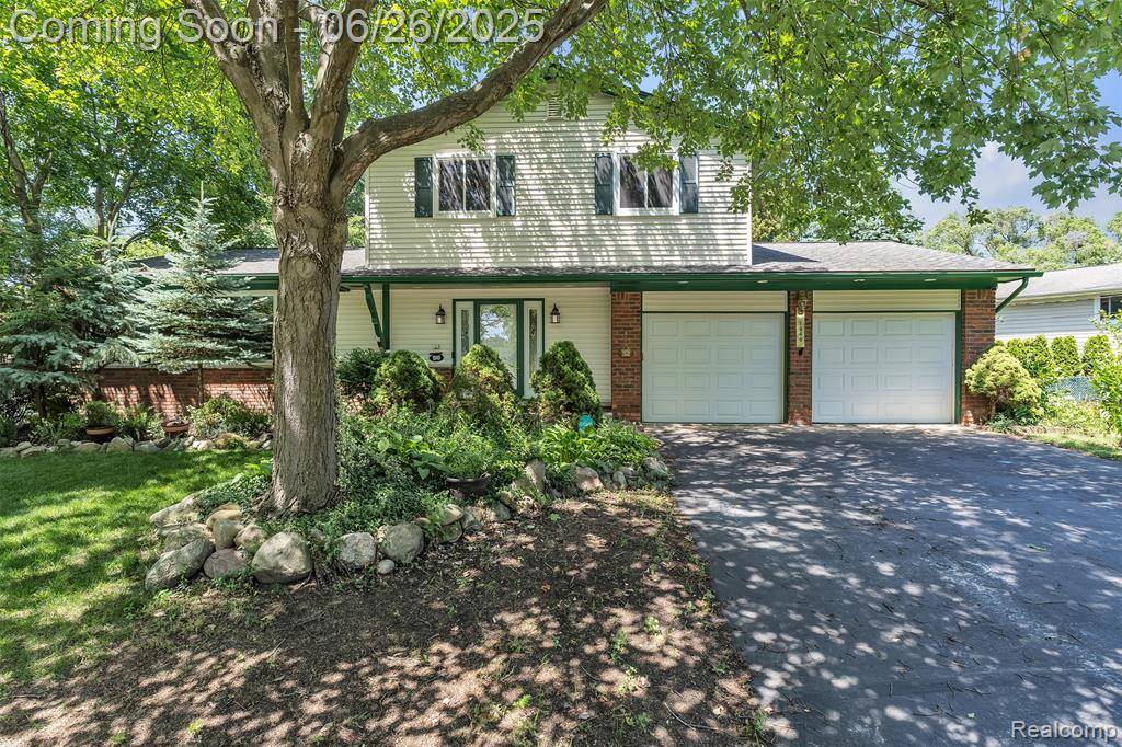 Commerce Twp, MI 48382,1840 Glen Iris Drive