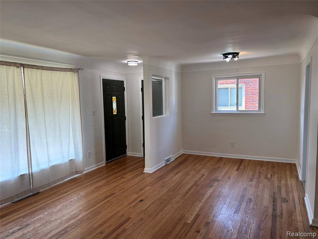 Redford, MI 48239,8816 Salem Lane