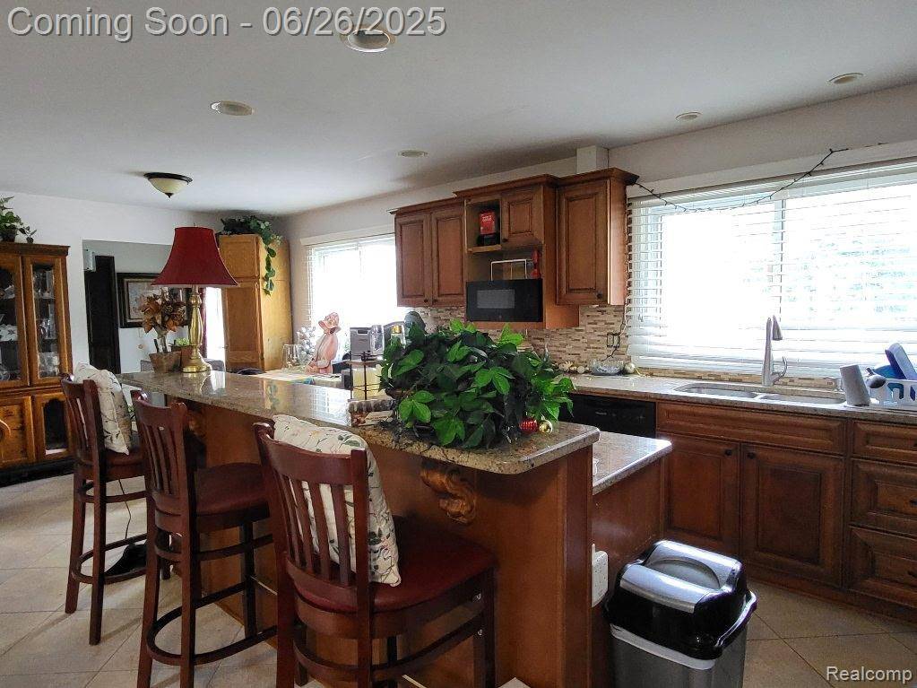 Waterford, MI 48328,689 Hogarth Avenue