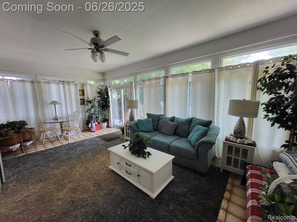 Waterford, MI 48328,689 Hogarth Avenue