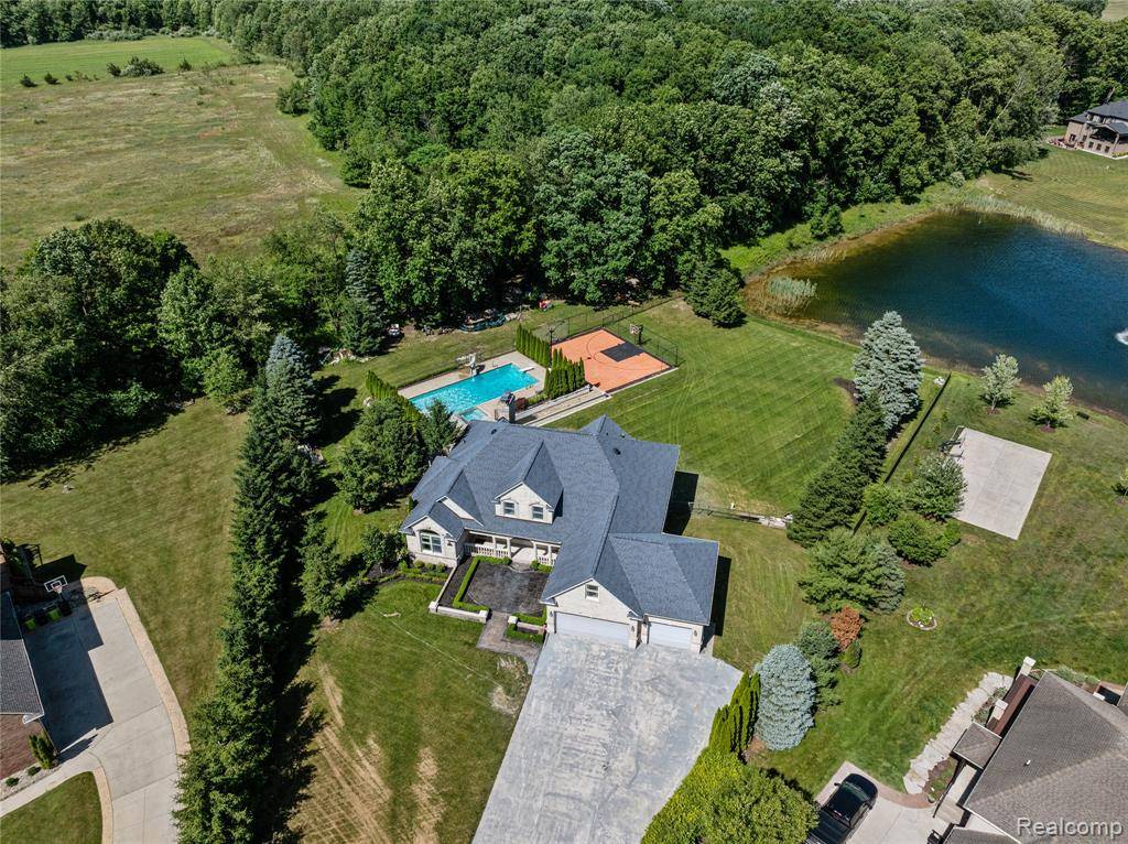 Ray, MI,65884 Windrose Court