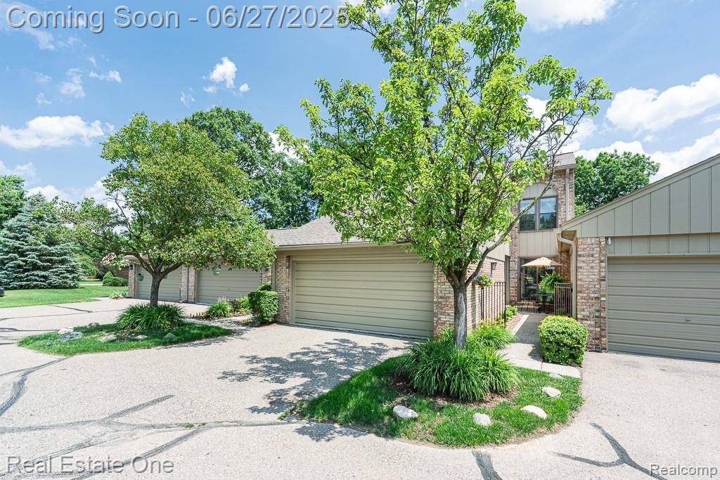 Rochester Hills, MI 48309,1899 Burning Bush Court