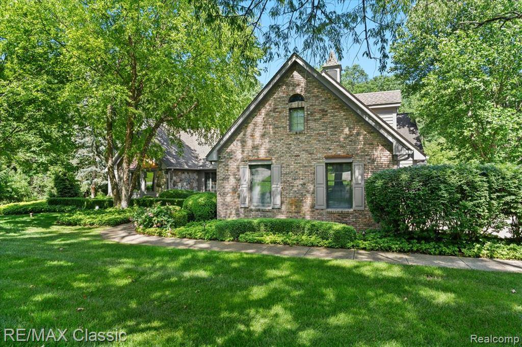 Milford, MI 48380,1245 Oak Hollow Drive