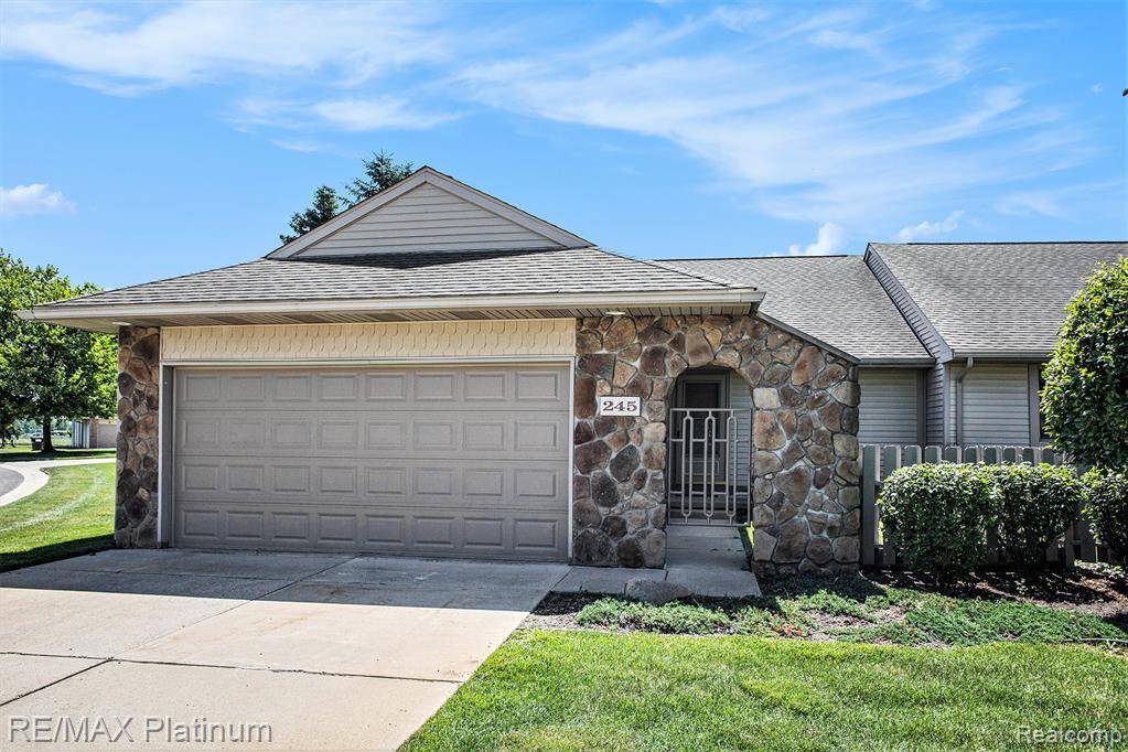 Fowlerville, MI 48836,245 ADDISON CIRCLE