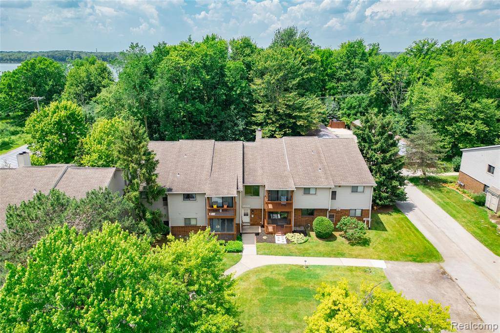 Grosse Ile, MI 48138,10228 Nancys Boulevard