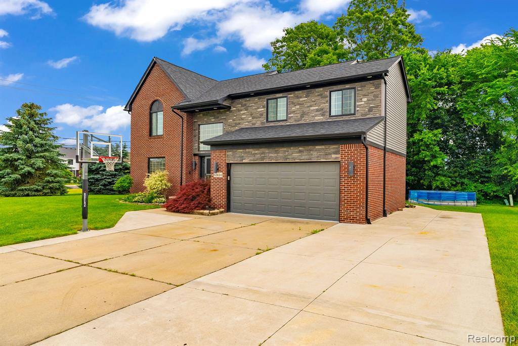 Chesterfield, MI 48047,52424 Walnut Drive