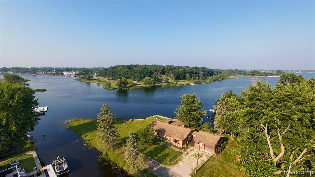 West Bloomfield, MI 48324,1677 Parkview Avenue