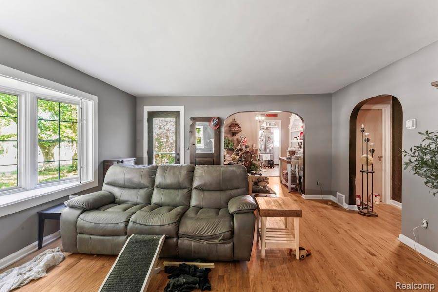 Imlay City, MI 48444,580 N Almont Avenue