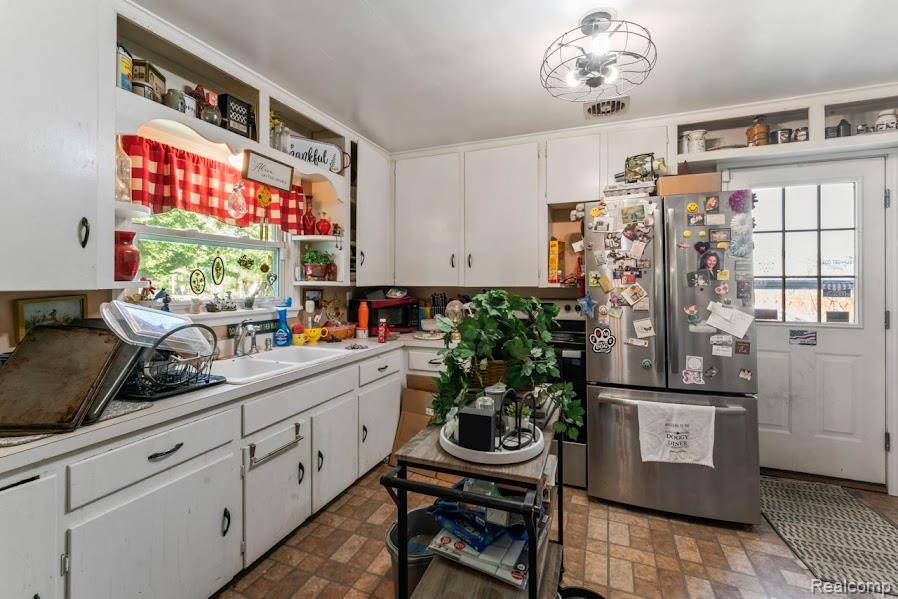 Imlay City, MI 48444,580 N Almont Avenue