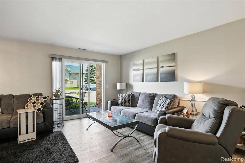 Sterling Heights, MI 48313,15127 Seagull Drive
