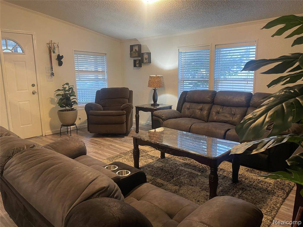 Sterling Heights, MI 48314,43251 Bonaparte
