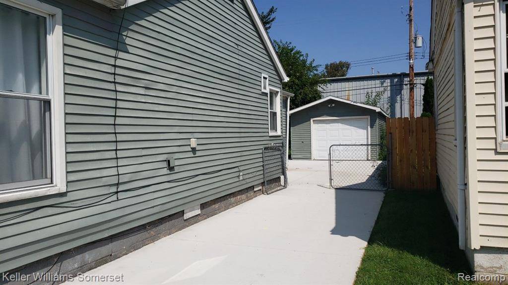 Ferndale, MI 48220,1581 GARFIELD Street