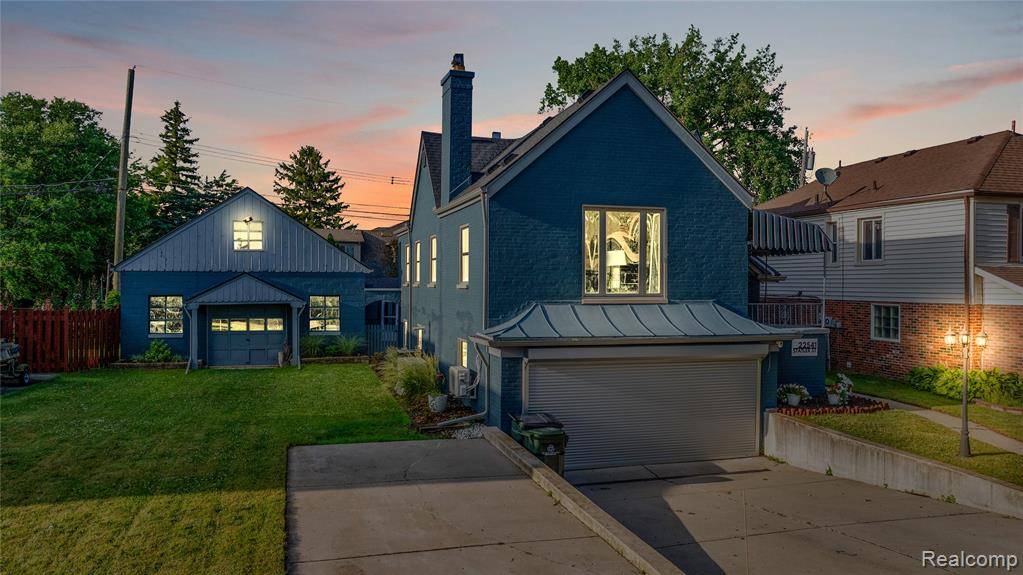Saint Clair Shores, MI 48081,22541 Statler Street