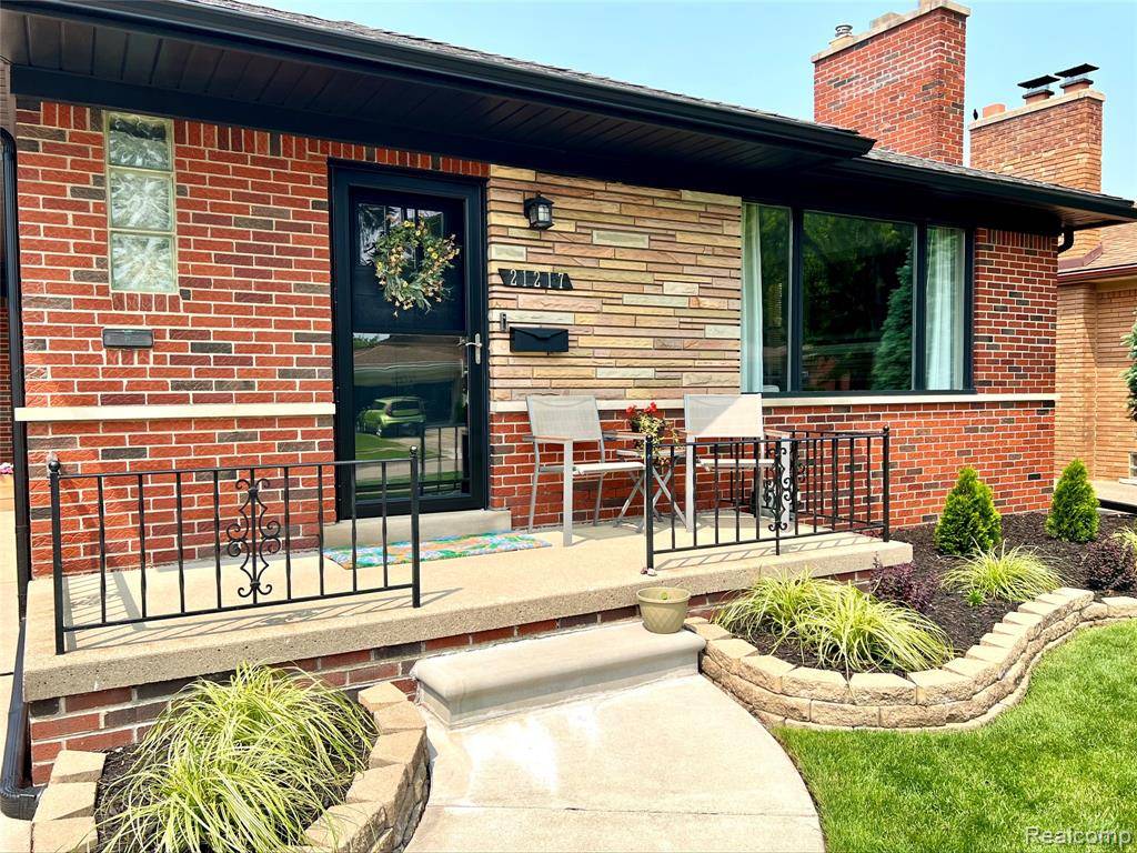 Saint Clair Shores, MI 48082,21217 Raymond Street