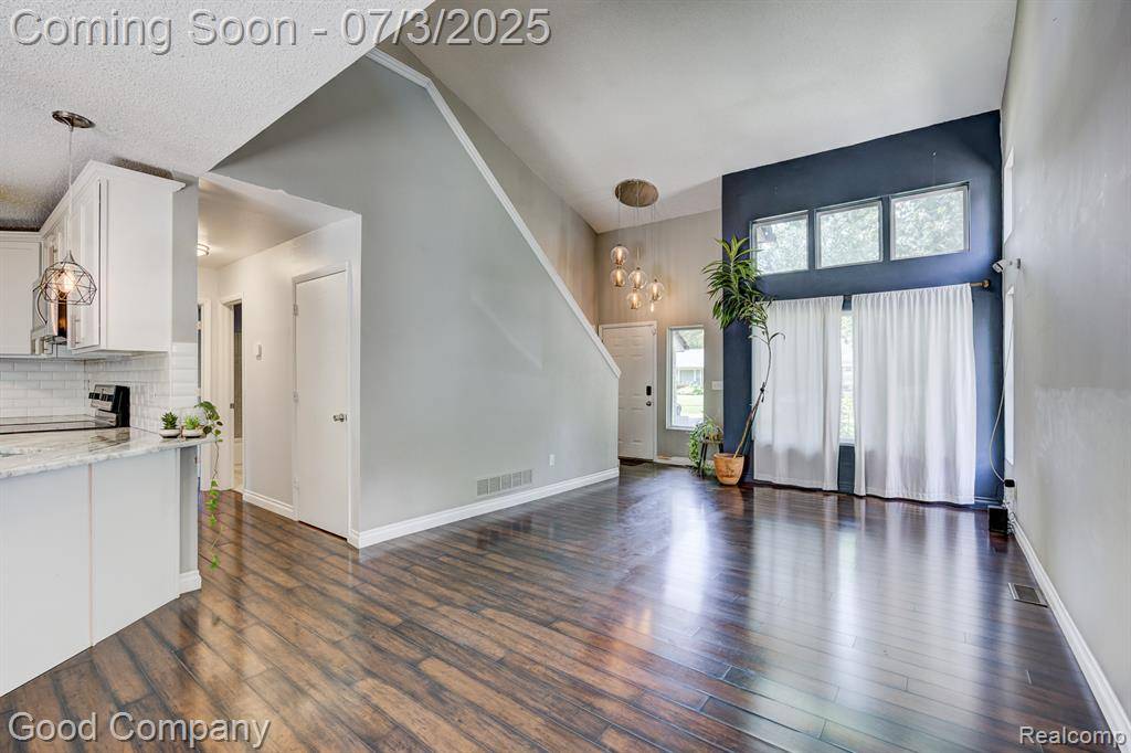 Oak Park, MI 48237,24650 Westhampton Street