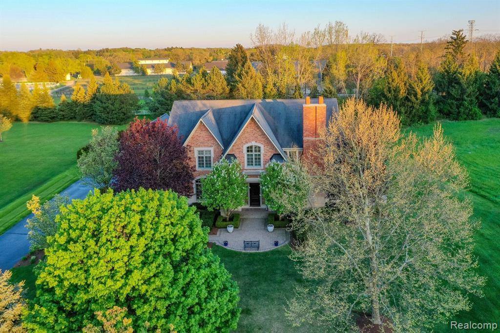 Bloomfield Hills, MI 48304,514 CHASE Lane