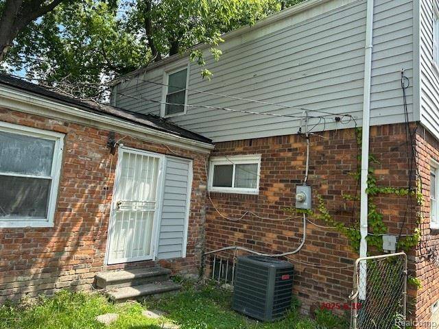Detroit, MI 48219,17233 Annchester Road