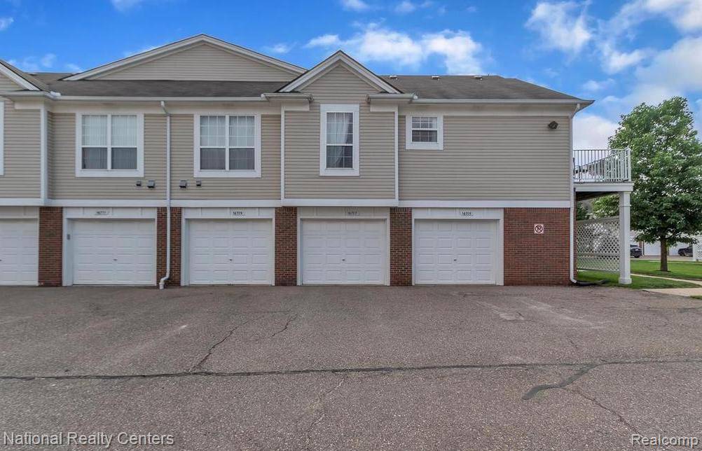 Northville, MI 48168,16707 CARRIAGE Way