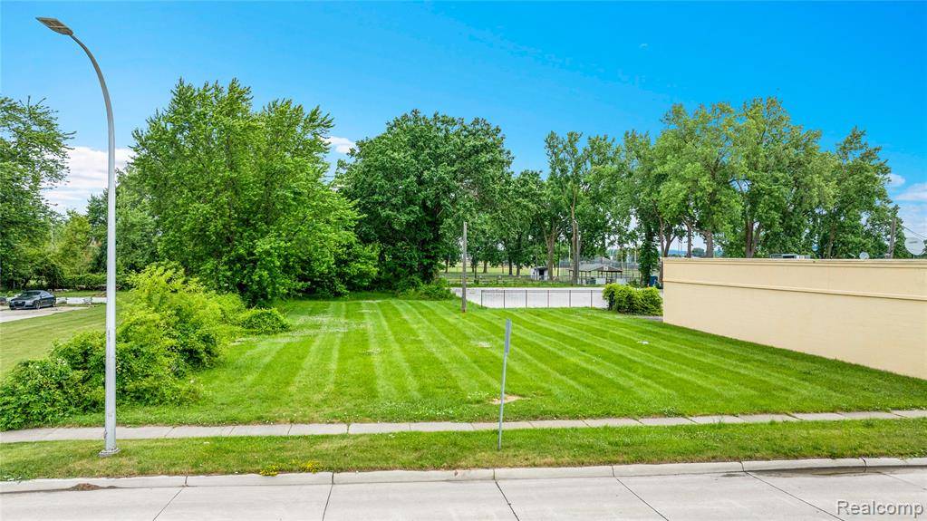 Saint Clair Shores, MI 48082,Vacant Land Masonic Boulevard