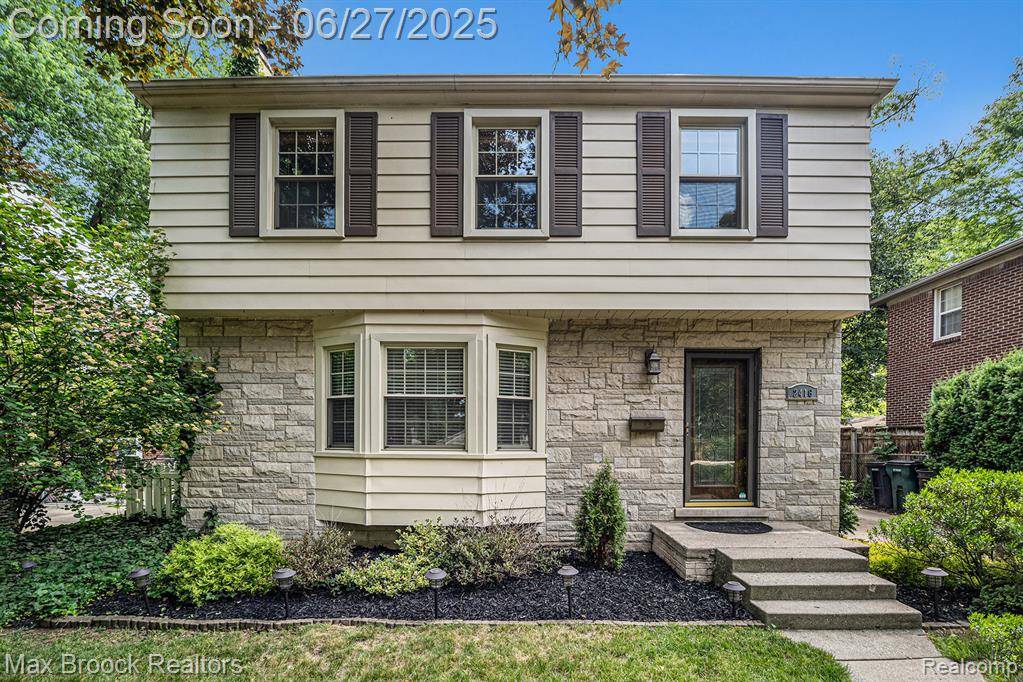 Royal Oak, MI 48073,2416 Elmhurst Avenue