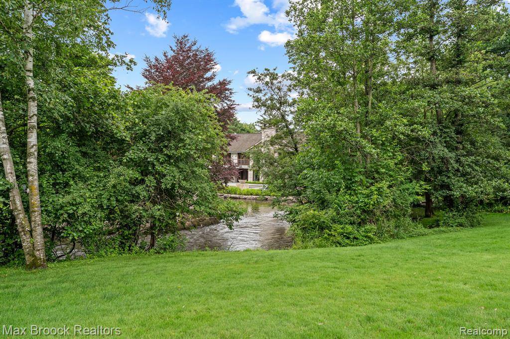 Bloomfield Hills, MI 48304,130 Endicott Road