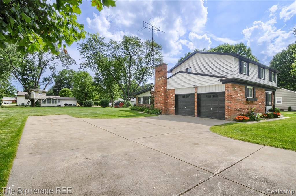 Burton, MI 48509,6228 Greenview Drive