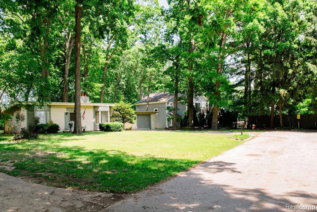 Commerce Twp, MI 48382,8494 Edgewood Park Dr.