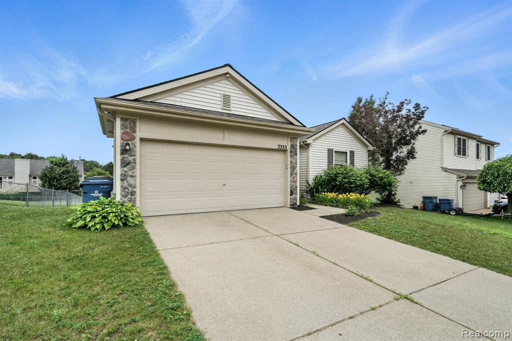 Holly, MI 48442,3353 Herrington Drive