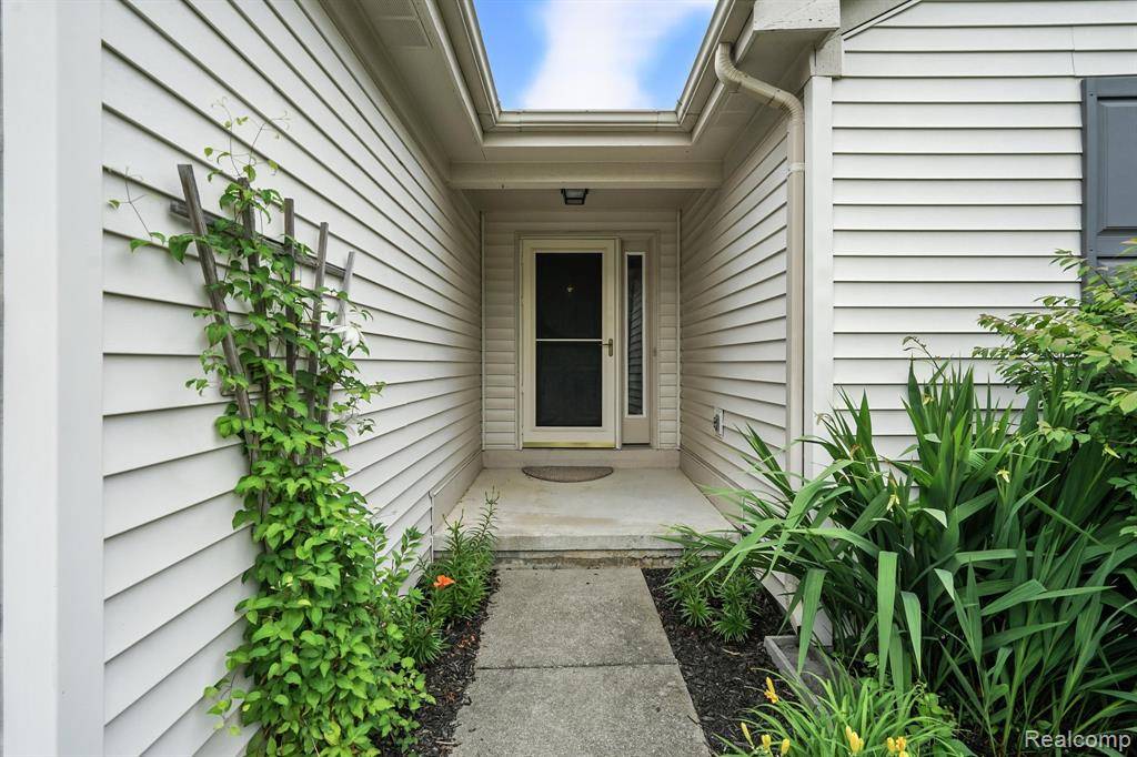 Holly, MI 48442,3353 Herrington Drive