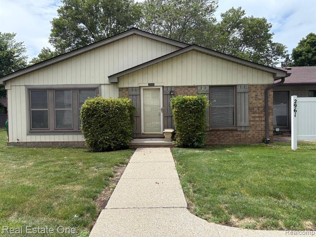 Troy, MI 48083,2961 Roundtree Drive