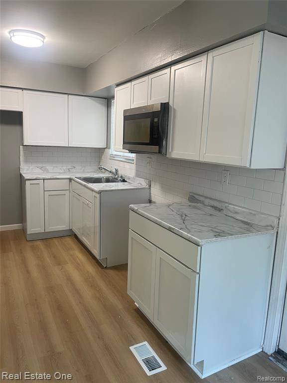 Southfield, MI 48076,28148 FAIRFAX Street