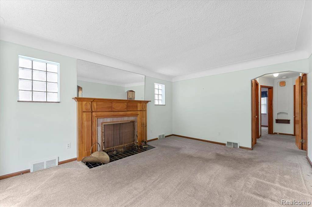 Dearborn, MI 48128,555 N Melborn Street