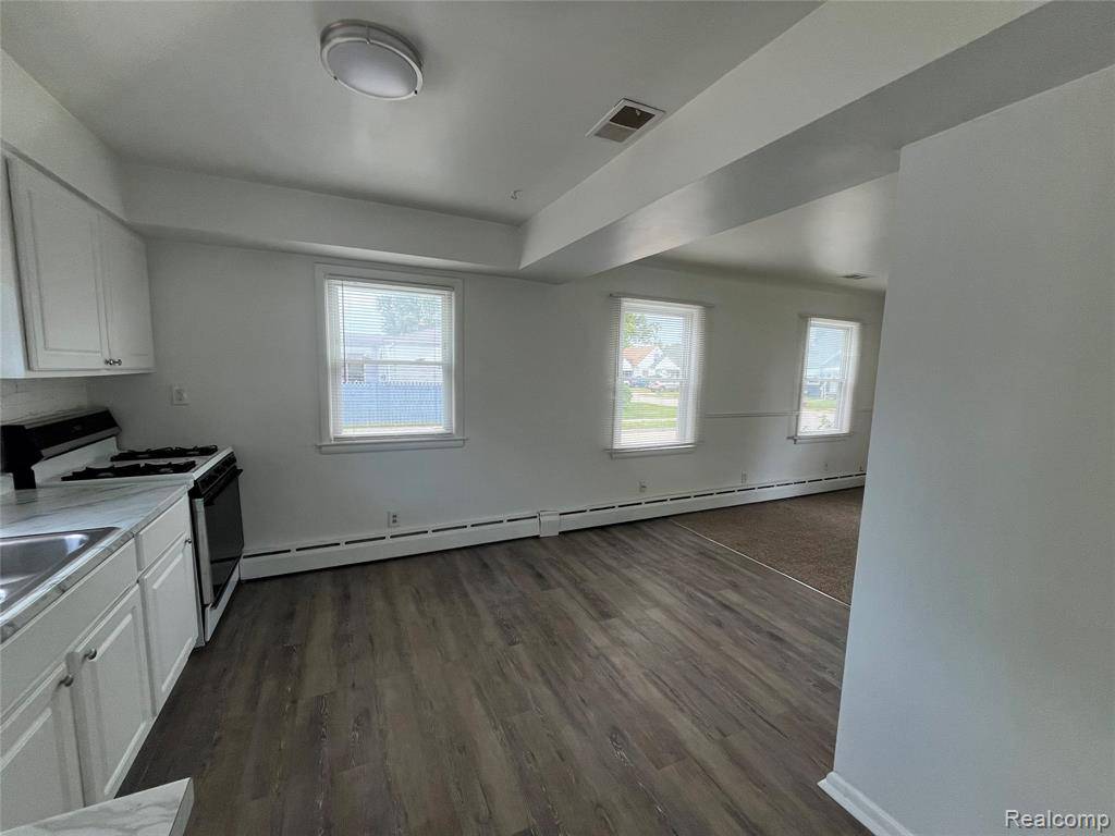 Hazel Park, MI 48030,23702 Crossley Avenue
