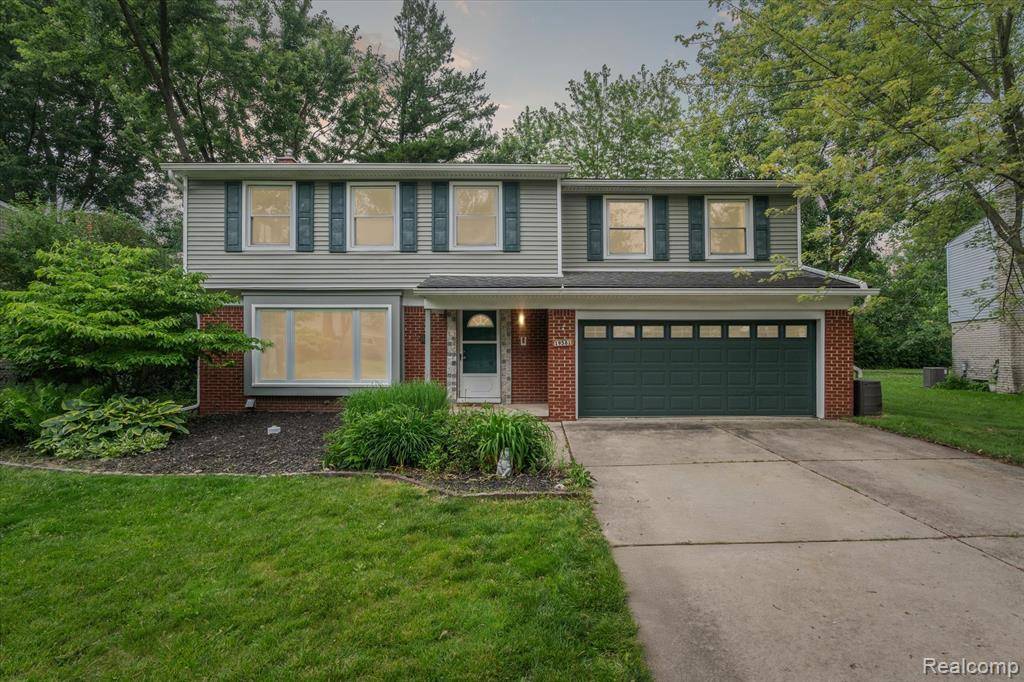Southfield, MI 48076,19581 Silver Spring Street