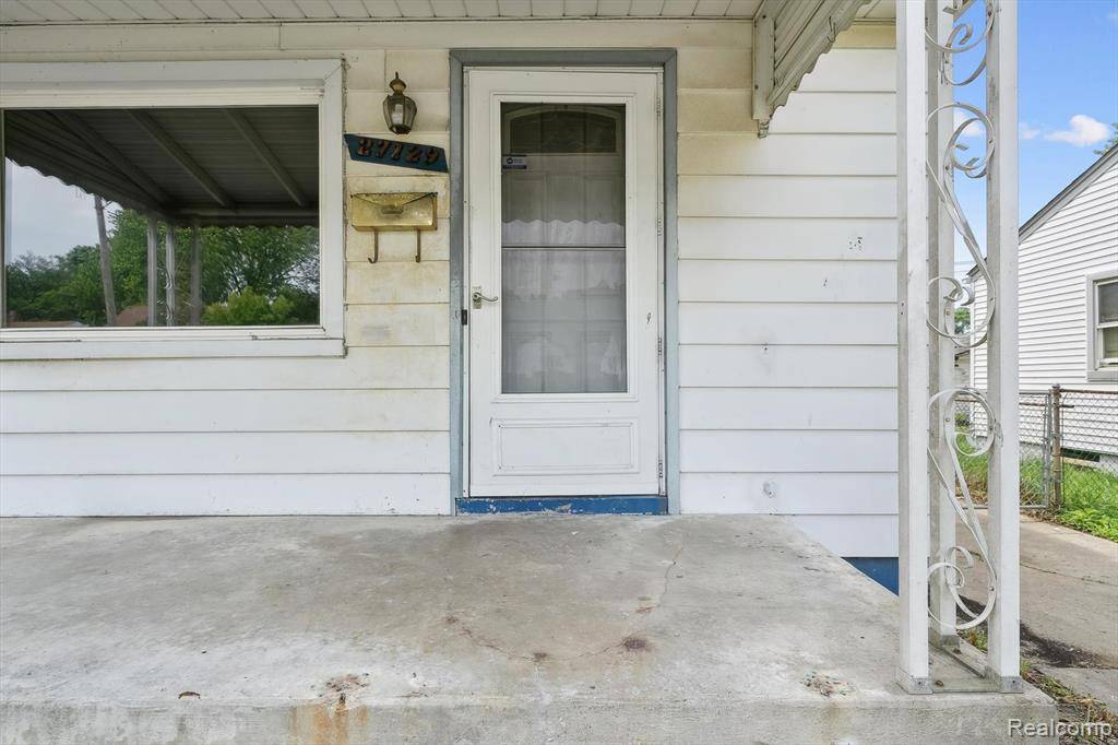 Redford, MI 48141,27129 Kitch Street