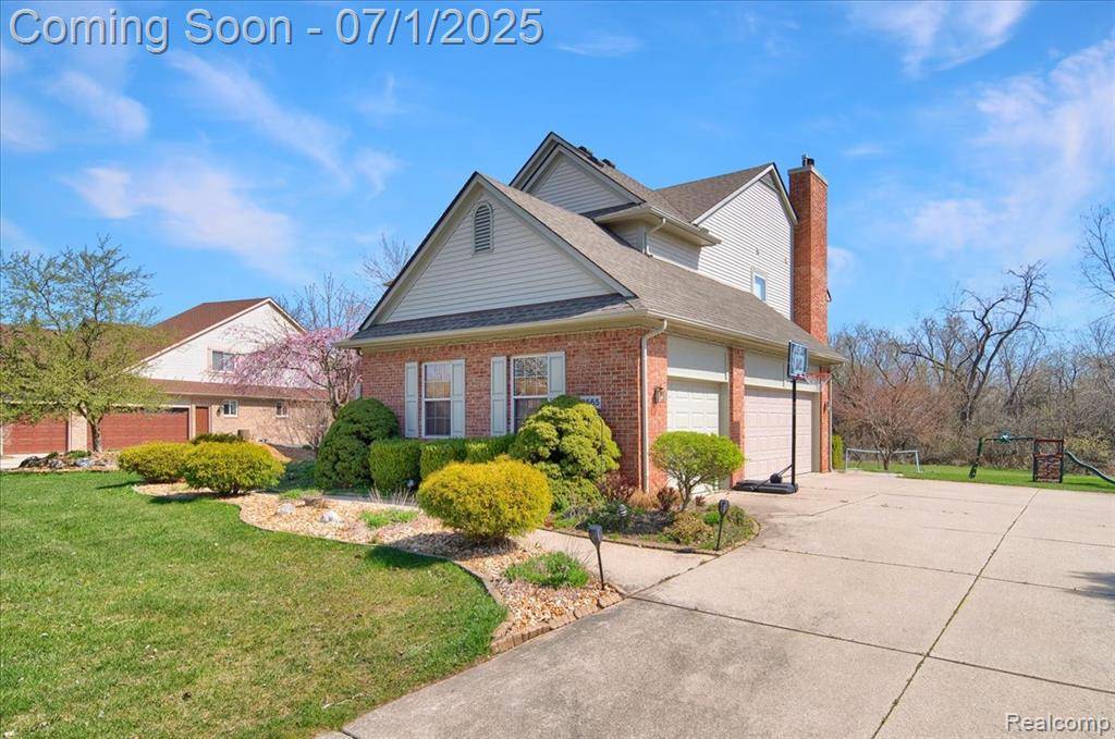 Canton, MI 48188,2565 RIVER WOODS N Drive