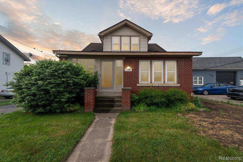 New Boston, MI 48164,37289 Evans Street