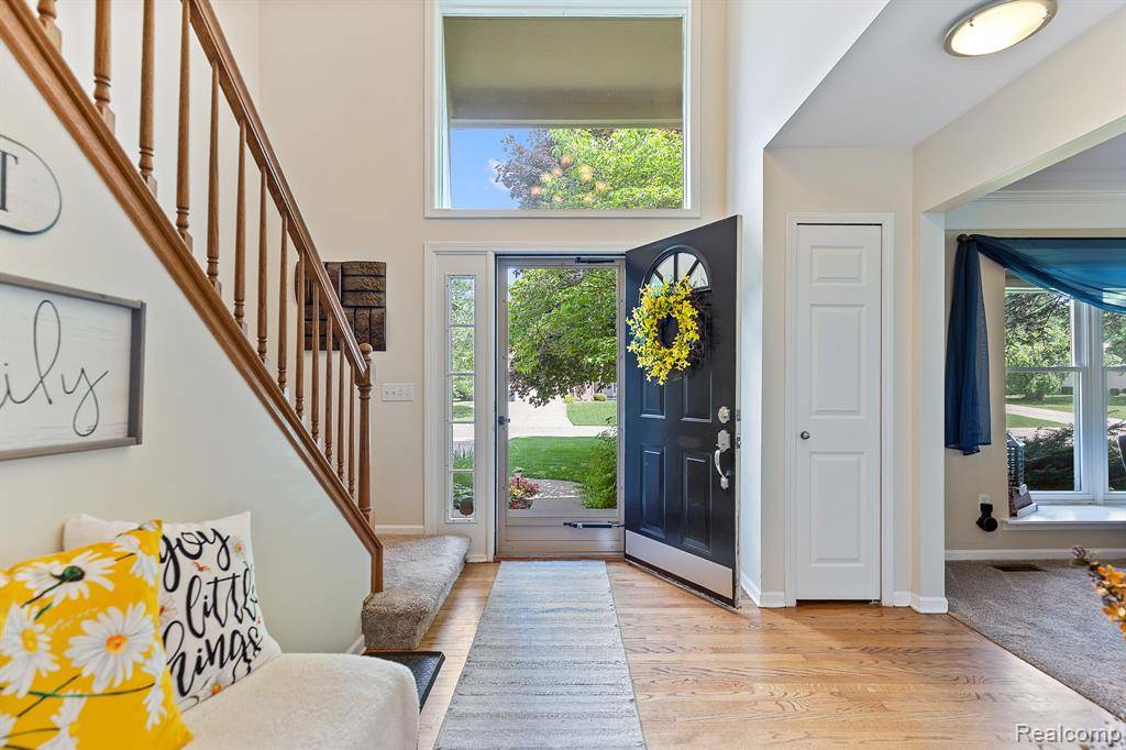West Bloomfield, MI 48324,7320 Willow Oak Drive