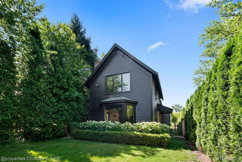 Birmingham, MI 48009,711 Maple Hill Lane