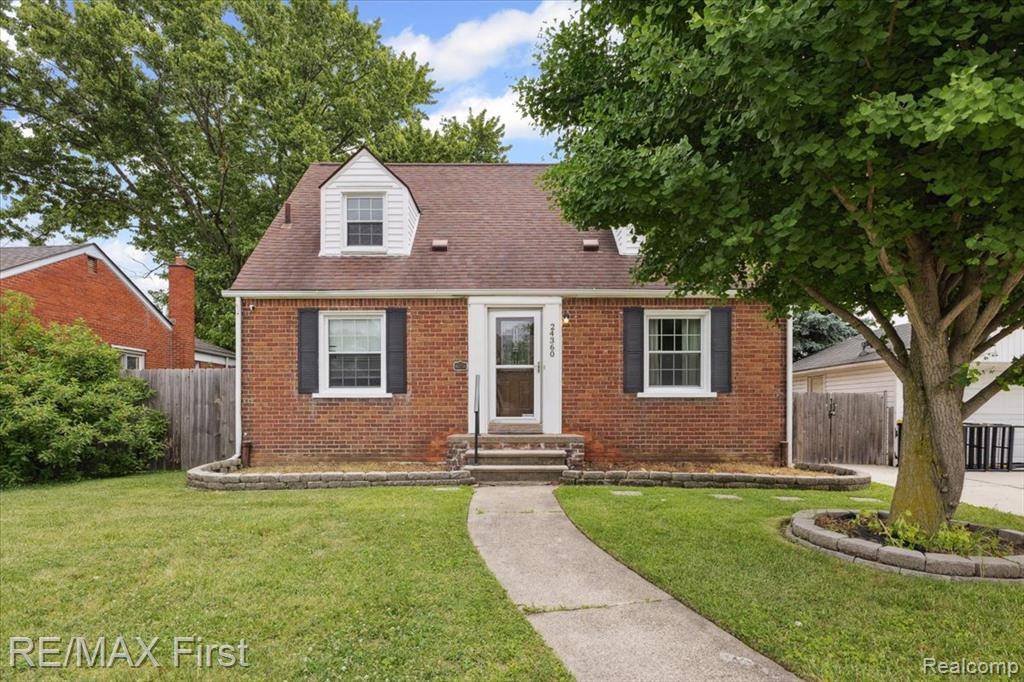 Eastpointe, MI 48021,24360 Grove Avenue