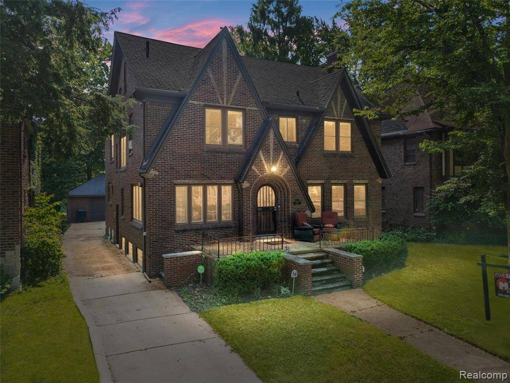 Detroit, MI 48221,18214 Parkside Street
