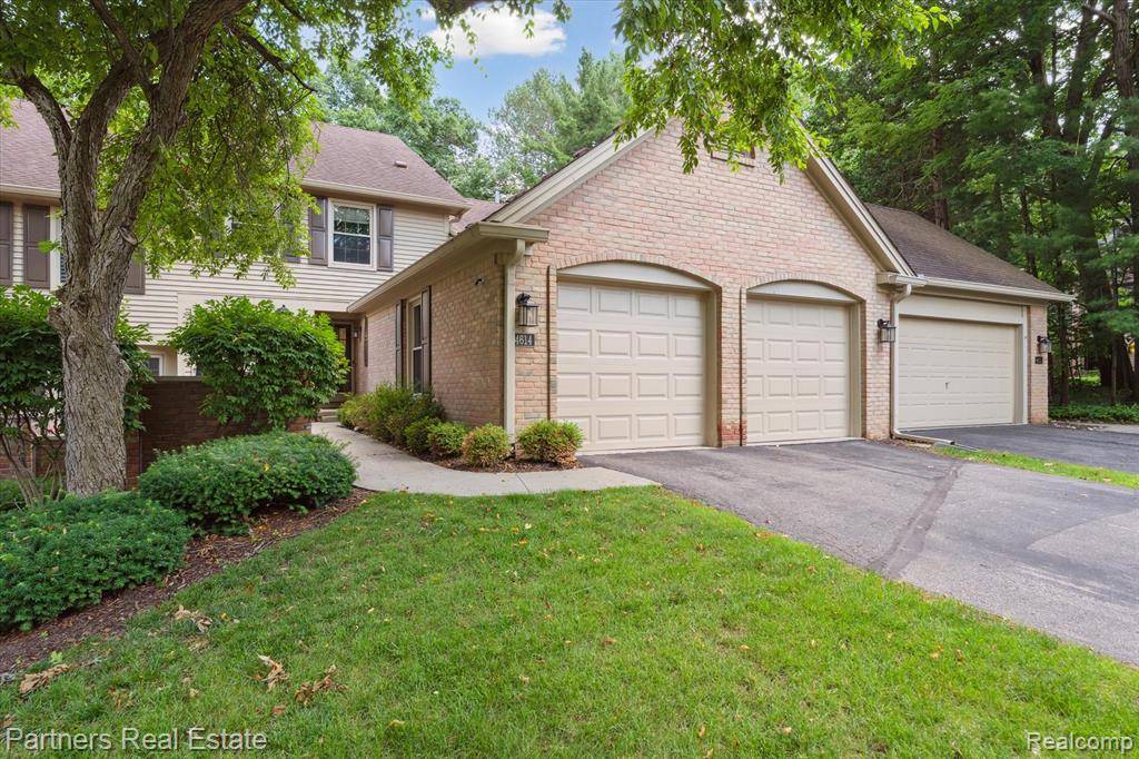 Brighton, MI 48116,4614 Golf View Drive