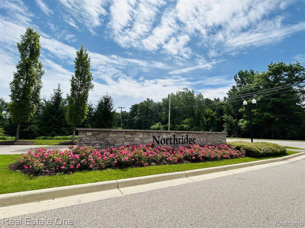 Clarkston, MI 48348,5524 WOODFALL Road