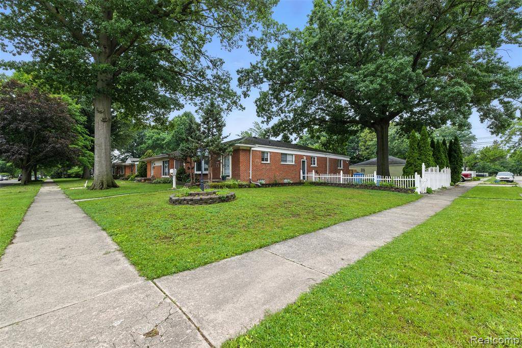 Dearborn Heights, MI 48125,4108 Harding Street
