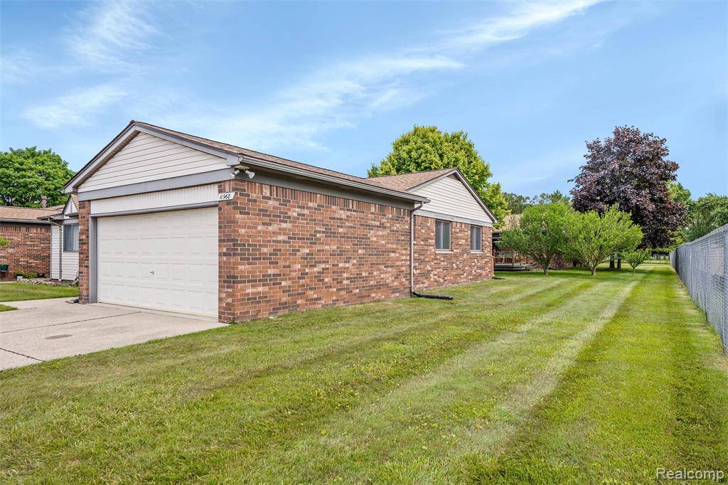Sterling Heights, MI 48312,11968 15 Mile Road