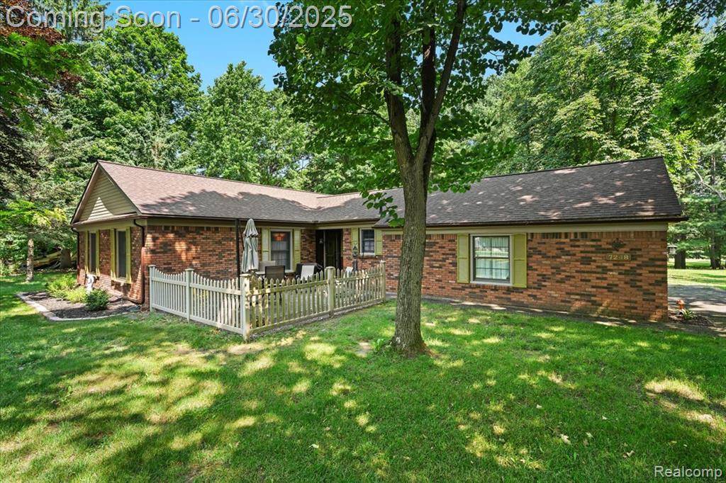 Fenton, MI 48430,7248 Parkwood Drive