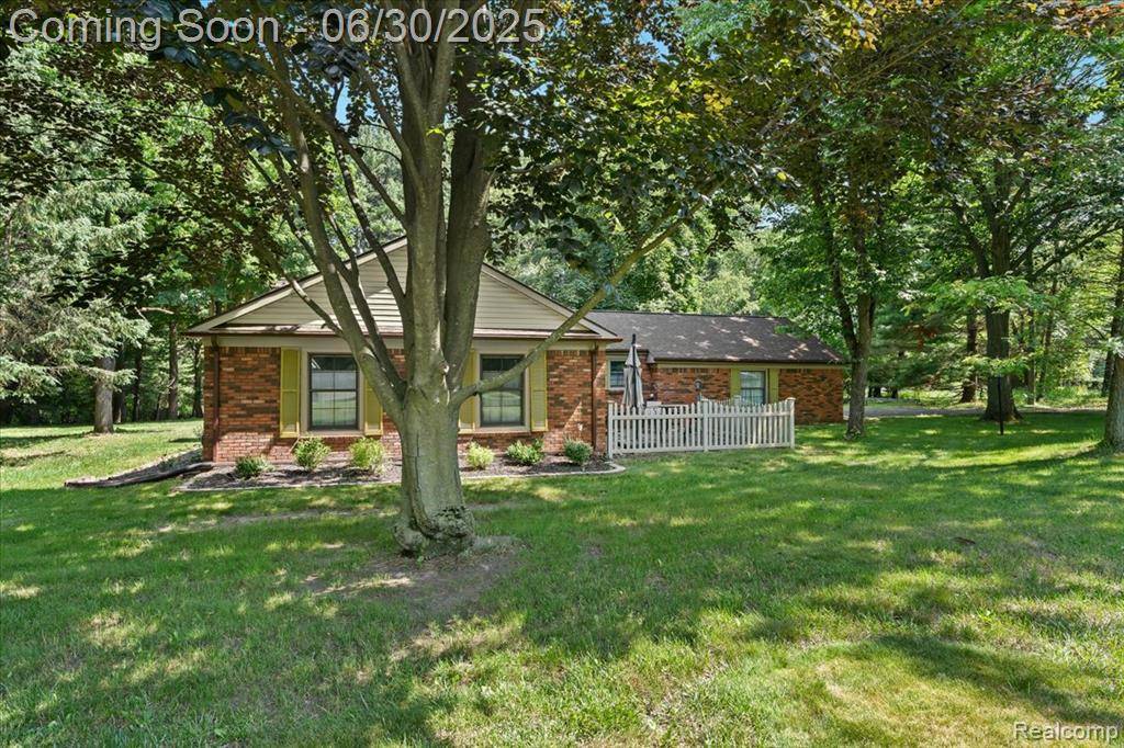Fenton, MI 48430,7248 Parkwood Drive